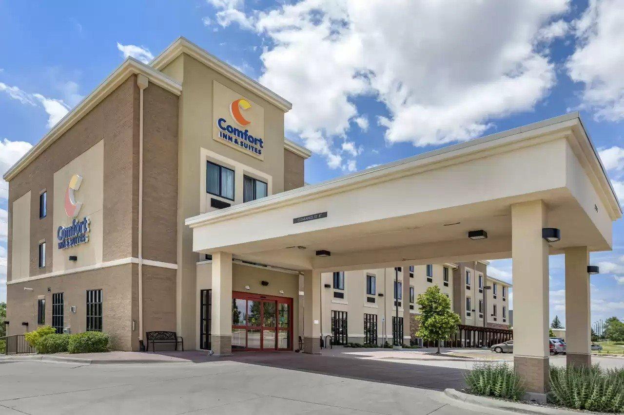 Comfort Inn & Suites Cheyenne Exterior photo