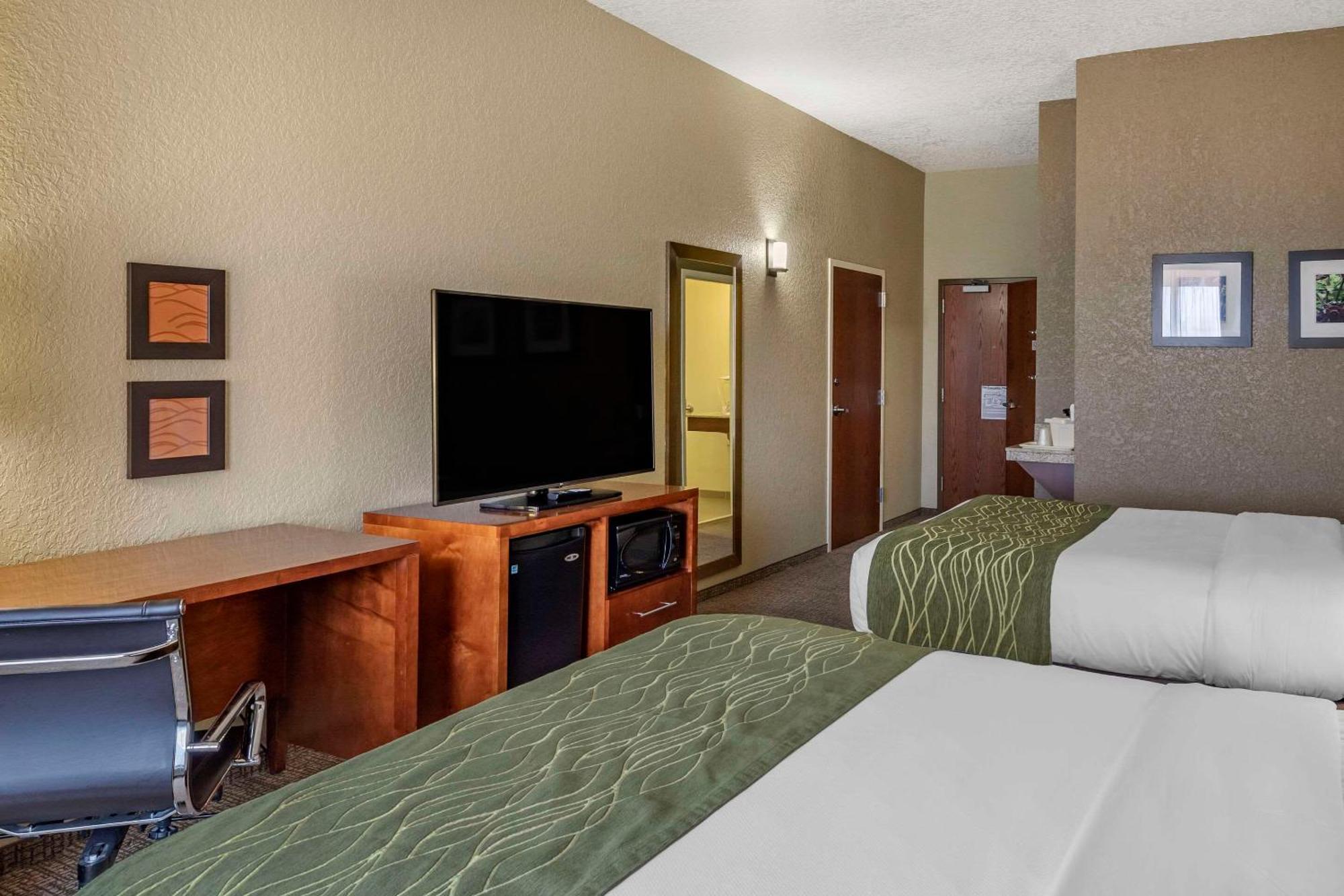 Comfort Inn & Suites Cheyenne Exterior photo
